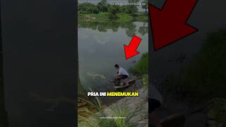 Download lagu Pria ini Menemukan Bayi Naga di Sungai 😮 #shorts mp3
