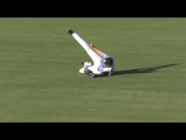 【8回表】ダッシュで前進!! ファイターズ・西川のスライディングキャッチに帯広が沸く!! 2015/7/15 F-H