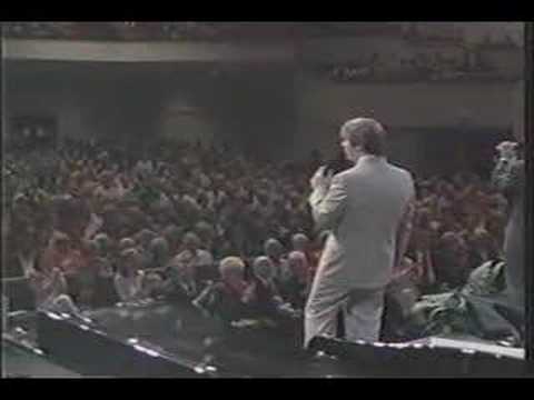 Thumbnail for Glory To God In The Highest video