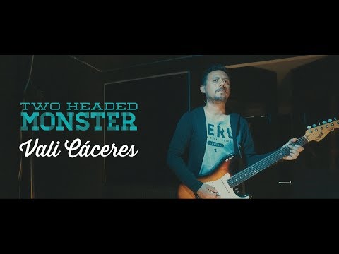 Vali Cáceres - Two Headed Monster en La Azotea.