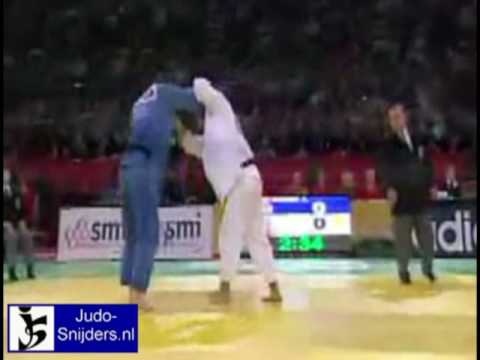 Judo 2009 Paris: Emond (CAN) - Khaldoun  (FRA) [-90kg].