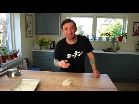 EASY PICI  Pasta - Tuscan pasta shape, vegan - RECIPE  with Mateo Zielonka #pici #pasta #italianfood