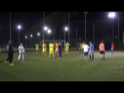 Napoli, accoltellato durante la partita di calcetto: arrestato l'attaccante armato