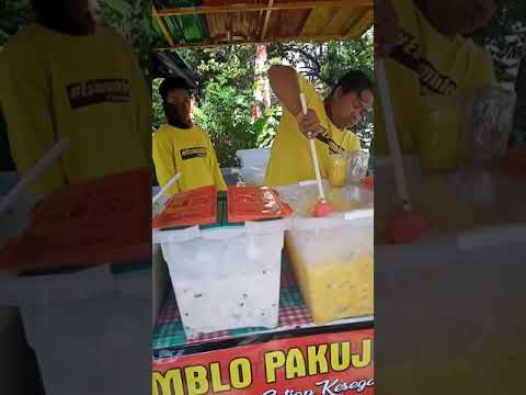 strategi promosi es jomblo. taman pakujoyo