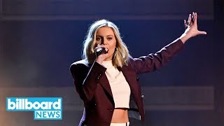 Kelsea Ballerini Gives Fiery Rendition of &quot;Miss Me More&quot; at 2018 CMA Awards | Billboard News
