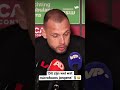 De persconferentie is nog even wennen voor John Heitinga ??