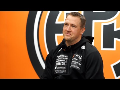 BioRex-otteluennakko Jukurit-HPK 13.10.2023 - haastattelussa jääkiekkojohtaja Erkki Rajamäki