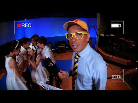 Mr. Lui e il Piccolo Coro in "Il tortellino"