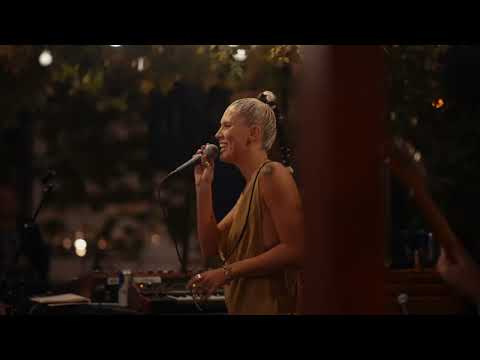 Bríet - Feimin(n) (Live at Café Flóra)