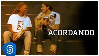 Acordando Lyrics English Translation