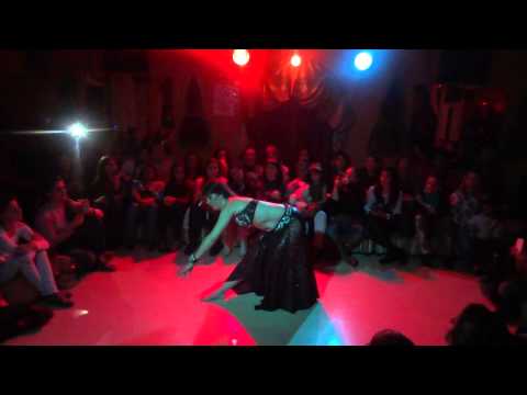 Giselle Bellas - Estréia Noites no Harém - 11.05.14 (2a entrada)