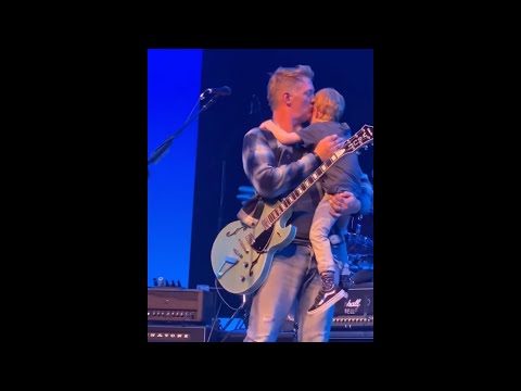 Josh Homme’s son on stage 