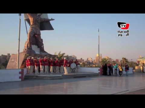 الموسيقة العسكرية تحتفل بذكرى ٣٠ يونيو أمام النصب التذكاري بالسويس