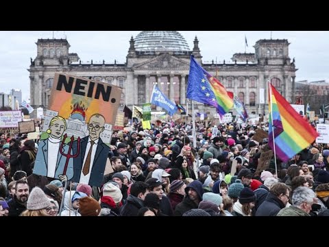 Erhalt der Brandmauer: 160.000 Menschen demonstrierten in Berlin gegen Friedrich Merz