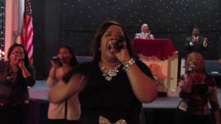Coro Jehová Shalom - Te Alabaré (Be Lifted by Micah Stampley)