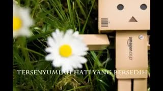 Download lagu Tersenyumlah Wahai Hati Yang Bersedih mp3 Download lagu Tersenyumlah Wahai Hati Yang Bersedih mp3
