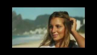 Garota de Ipanema - João Gilberto - Tom Jobim - Maya Gabeira (Simplemente Divina)