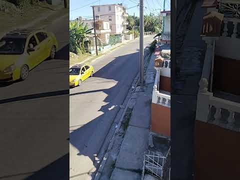 ¡LEO de CUBA! {calles de la Habana} #calles #habana #cubanos