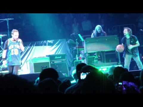 Pearl Jam - Sweet Lew (SBD) - Madison Square Garden - 05.21.10