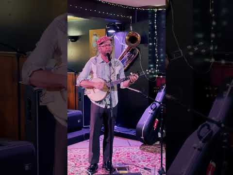 Old Man Luedecke - Real Wet Wood (Live at The Cove Inn)