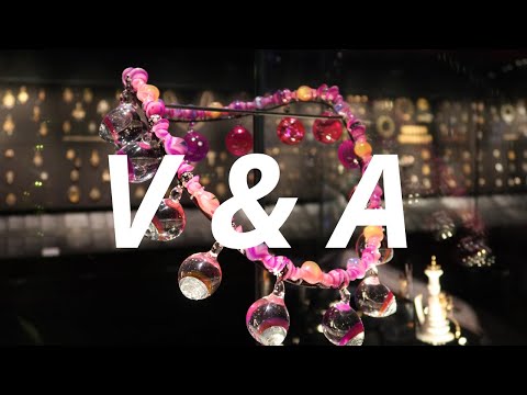 Victoria and Albert Museum | V&A: Beatrix Potter, moda, joias e muito mais