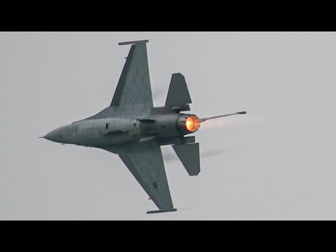 F-16 Viper Demo & Heritage Flight - EAA AirVenture Oshkosh 2021