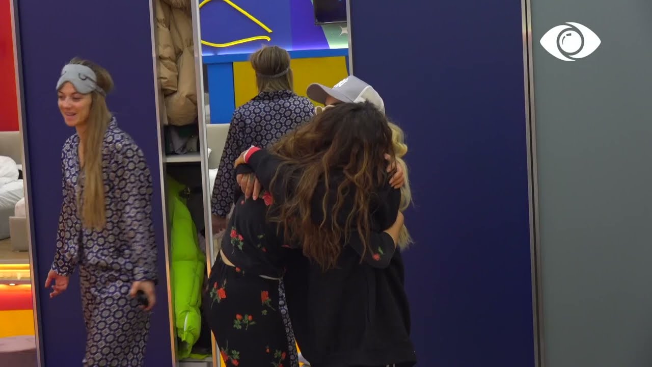 Kiara nis ditën me përqafime