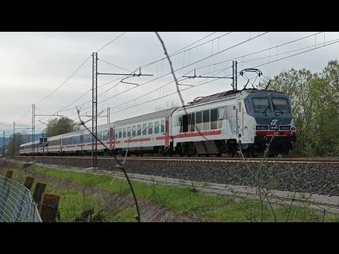 Transito (improvviso) dell'Intercity 541 di Trenitalia, proveniente da Ancona e diretto a Roma Ter.
