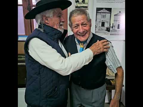 Orlando Vera Cruz y Angel Cirullo en el museo de Los Quirquinchos.