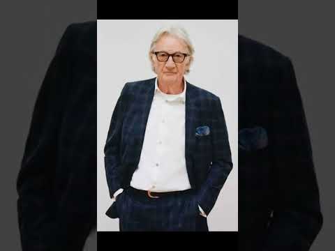 現代法学科 ポール・スミス　イギリスのファッションデザイナー　メンズウェアの店を構えたコム・デ・ギャルソンの川久保玲とは親しい　
