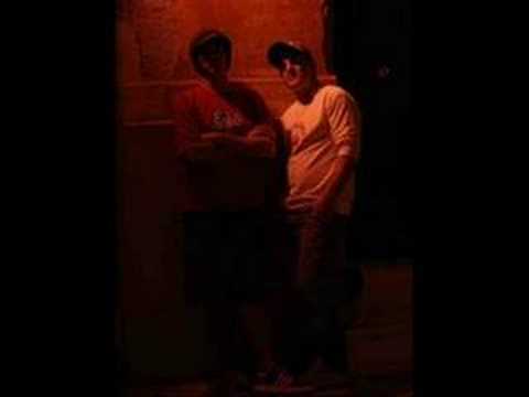 en arxin o logos-skoteini plevra