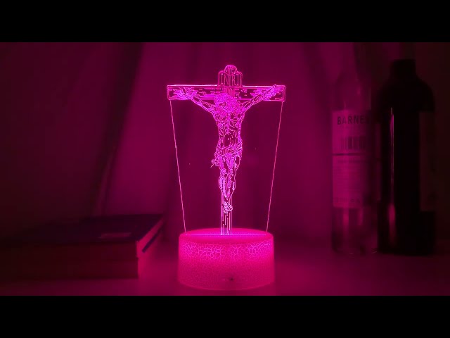 Vídeo relacionado con WIYETY Nightlight Cruz de Jesús: Mini Luz nocturna Religiosa 3D Cruz de Jesús, Lámpara de mesa pequeña para dormitorio, talla de madera LED, luz blanca cálida alimentada por USB, regalo brillante