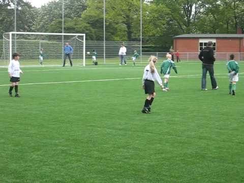 Haren F2 - Oosterparkers F1 22-05-2010 (12).AVI