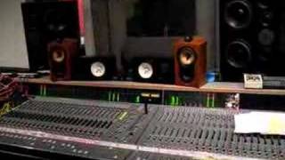 Longwave - In The Studio 5 - Shining Hours