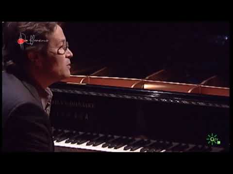 Emotivo homenaje a la trayectoria del pianista Chano Domínguez en el Jazz Voyeur Festival de Palma