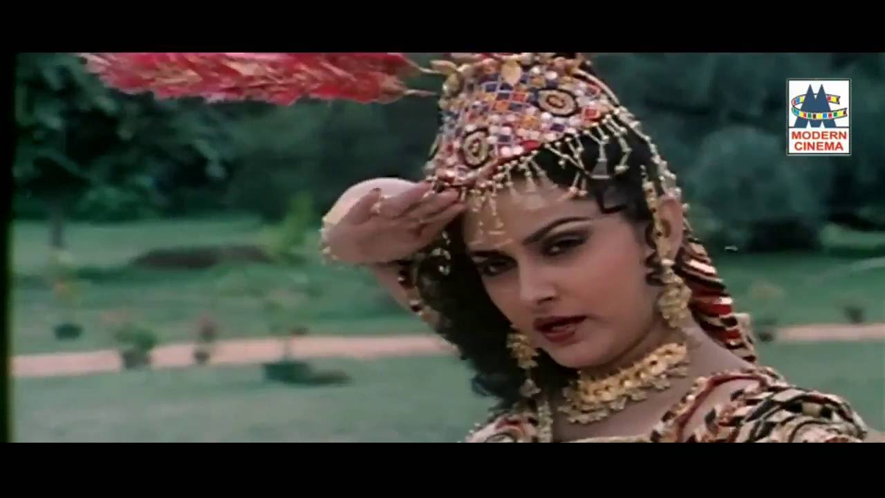 Anbe Vaa Anbe Song Lyrics | Ezhai Jathi Tamil | Minmini