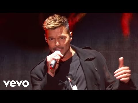 Ricky Martin - Fiebre (Premios Billboard de la Música Latina 2018) ft. Wisin, Yandel
