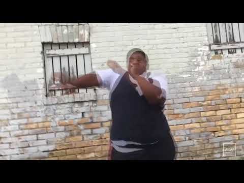 Y'all mind if you give me your little thing