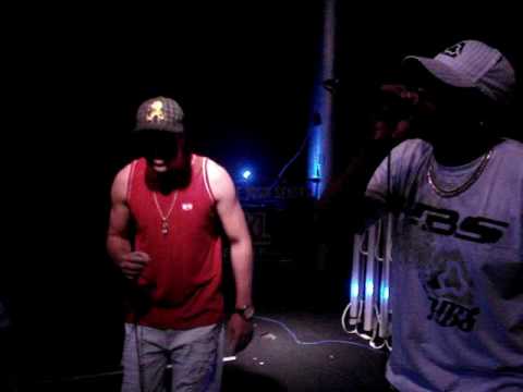 Mc Do Charme e Mc Popay ao Vivo na Ocean Side (Vila Velha ES).wmv