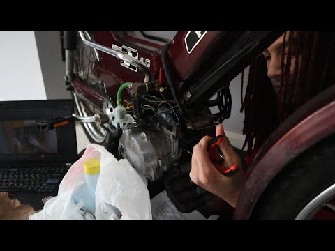 The PUCH MAXI BUILD CONTINUES! (New Piston and Rings) #shorts #buildseriesEp.4