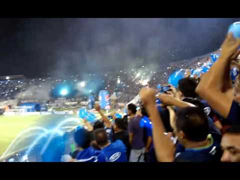 "Entrada de Motagua Campeon 2014" Barra: Revolucionarios 1928 • Club: Motagua