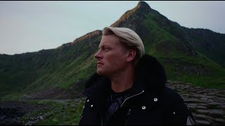 In Het Donker Lyrics English Translation