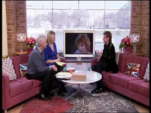Barry Manilow - Interview On This Morning with Phil & Hollie 14/03/11