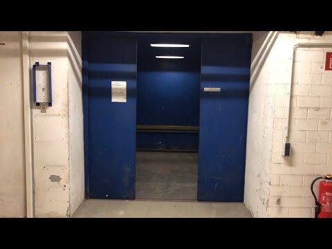 No inner doors 1976 Füller & Knörzer freight Elevator at Stuttgart-Obertürkheim