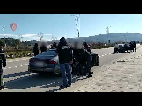 "Shqiponjat" dhe policia e Vlorës kontrolle/ Arrestohet 17-vjeçari në kërkim për tentativë vrasjeje