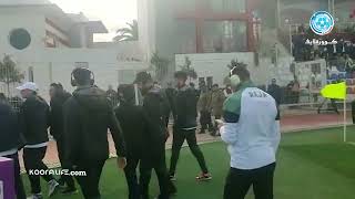 دخول لاعبي الرجاء للملعب قبل مواجهة المغرب التطواني و تفاجئهم بالجماهير التي جاءت لمساندتهم