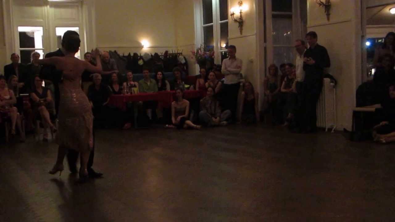 Roberto Zuccarino & Magdalena Valdez in La Bruja (Amsterdam) - Milonga