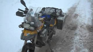 preview picture of video 'Crossing Into China From Osh Province Kyrgyzstan Irkestam pass on BMW's'