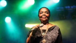 Tiempo y silencio - Cesaria Evora & Pedro Guerra
