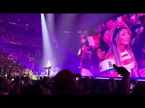 Chris brown- No BS live